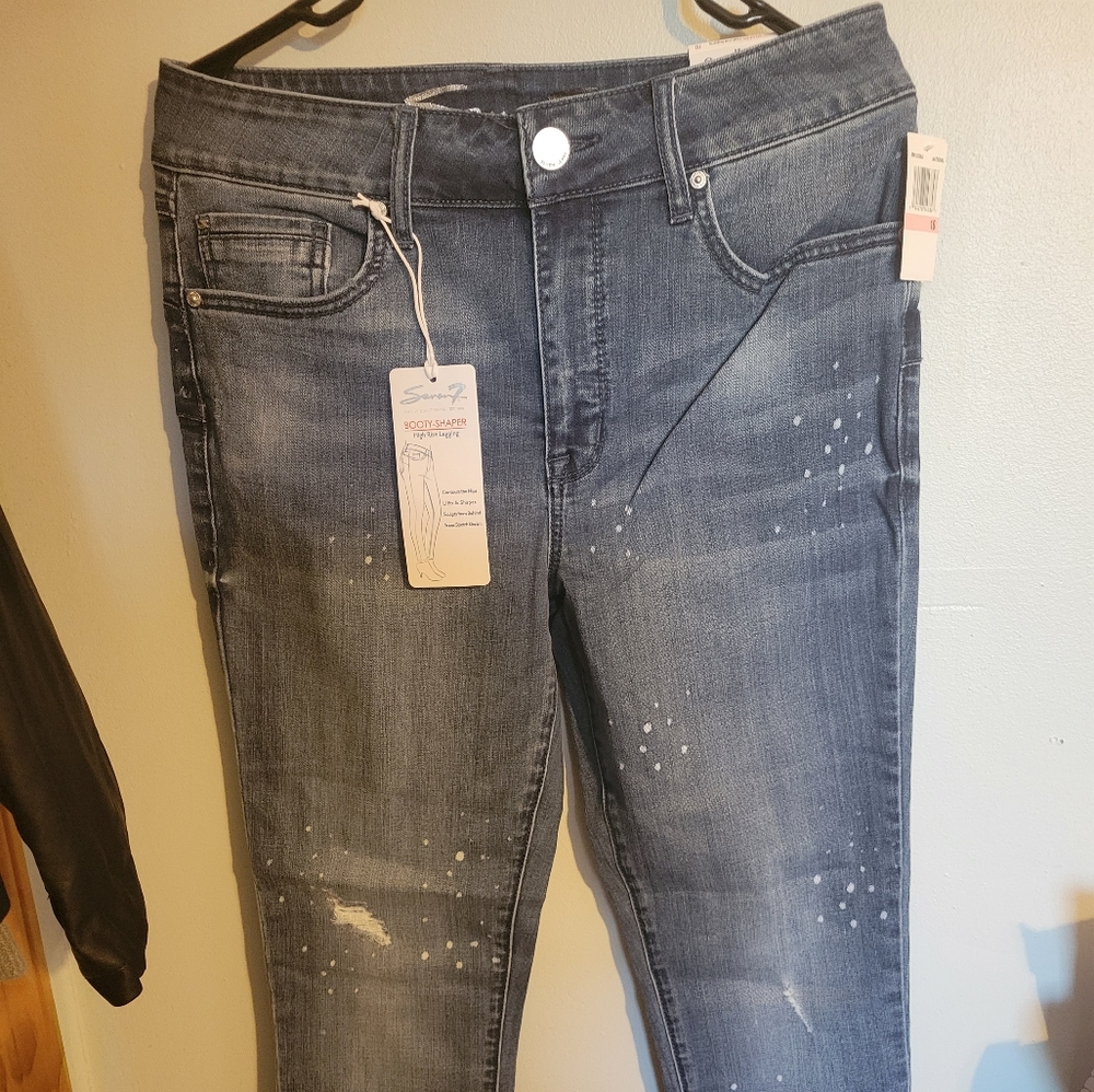Seven7 distressed ankle skinny jeans BNWT